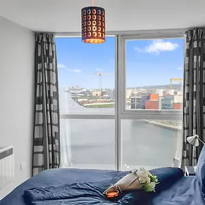 https://apt-river-view-private-room-in.belfasthotelsireland.com